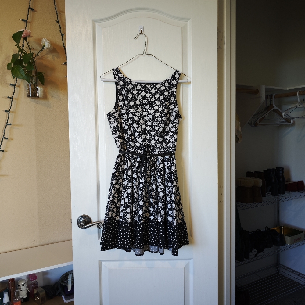 Lauren Conrad Dress Womens Size 4 White Black Floral Sleeveless Fit And Flare